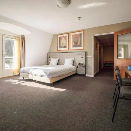 Otel Fletcher Restaurant De Witte Raaf 4*