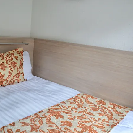 מלון Fletcher Restaurant De Witte Raaf