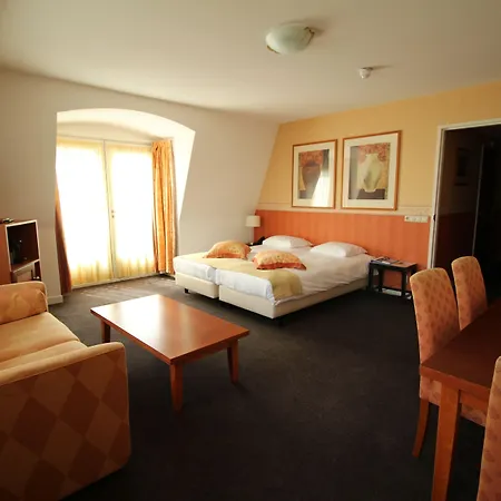 Fletcher Restaurant De Witte Raaf 4*