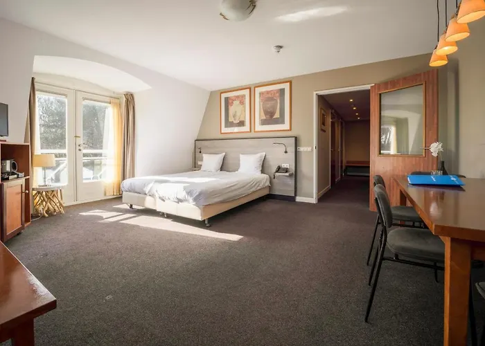 Hotel Fletcher Restaurant De Witte Raaf 4*