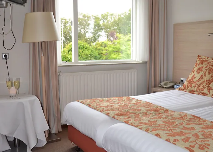 Hotel Fletcher Restaurant De Witte Raaf 4*