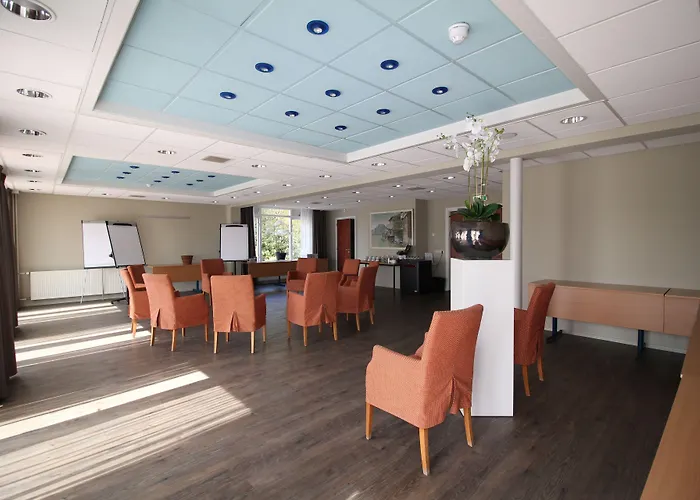 Fletcher Restaurant De Witte Raaf מלון